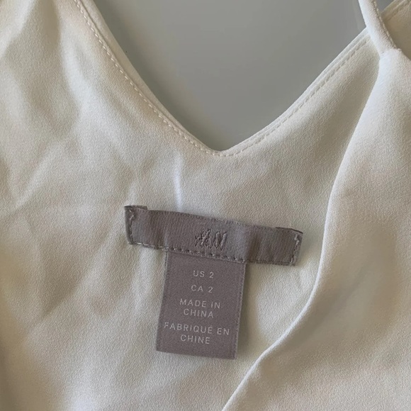 V neck tank top - Picture 2 of 2